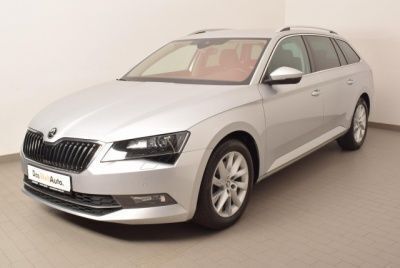 Silber metallic Gebraucht 2016 Skoda Superb Style Kombi | 22.877 € (Teuer) - Bild 1/4