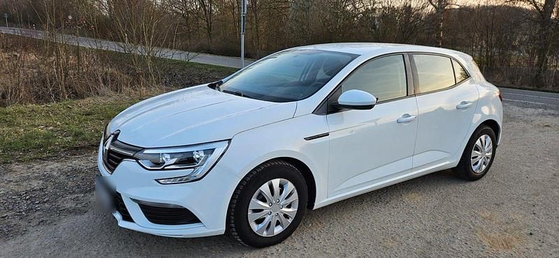 Gebraucht Renault Mégane IV Intens 101 PS (74 kW) 2017 Weiß Limousine