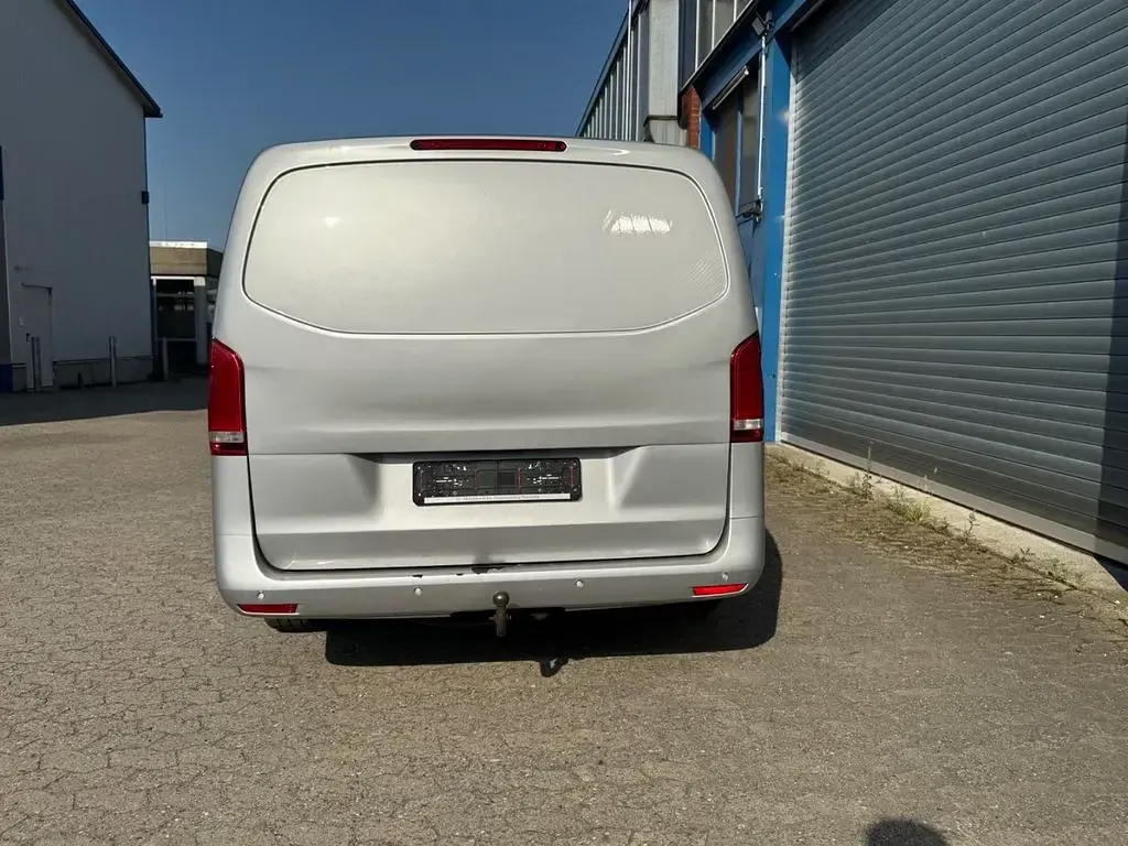 Gebraucht Mercedes Vito 190 PS (139 kW) 2015 Silber Van