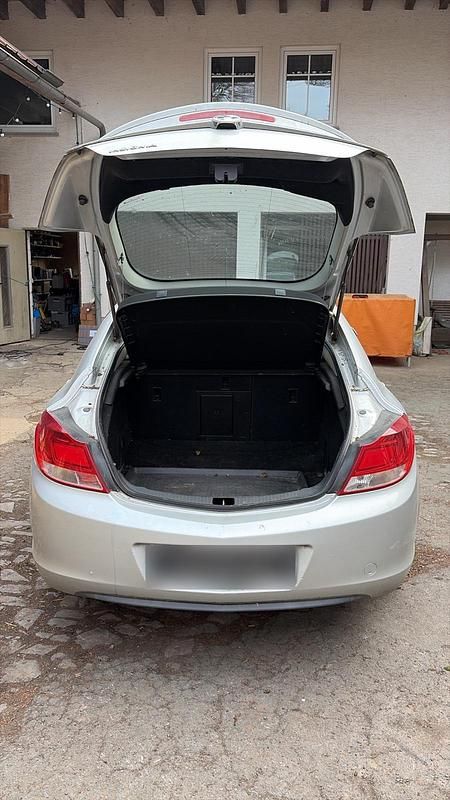 Gebraucht Vauxhall Insignia 140 PS (102 kW) 2010 Silber Limousine