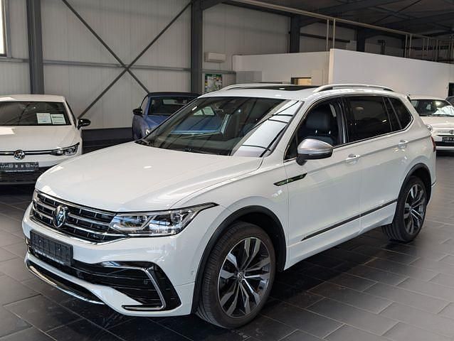Weiß Gebraucht 2022 VW Tiguan Allspace R-line SUV | 39.900 € (Fairer Preis) - Bild 1/4