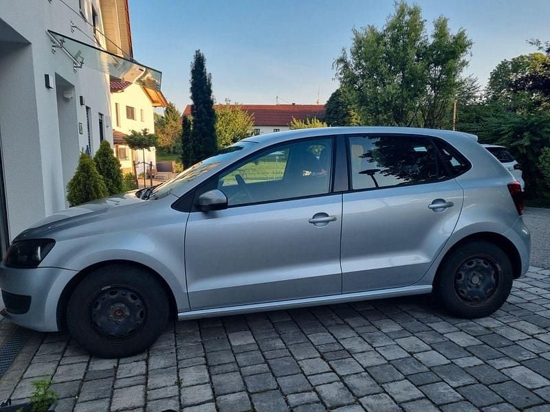 Silber Gebraucht 2009 VW Polo Trendline Limousine | 4.000 € - Bild 1/4
