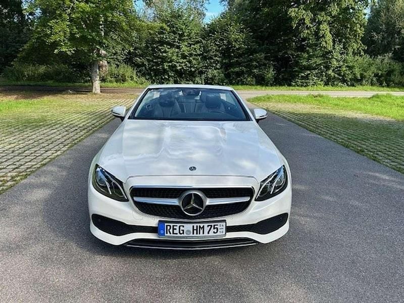 Gebraucht Mercedes E220 Avantgarde 194 PS (142 kW) 2018 Weiß Cabrio