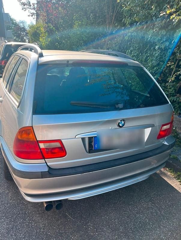 Gebraucht BMW 320 180 PS (132 kW) 2000 Silber Kombi