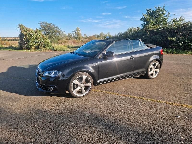 Schwarz Gebraucht 2011 Audi A3 Cabriolet S-Line Cabrio | 12.990 € (Teuer) - Bild 1/4