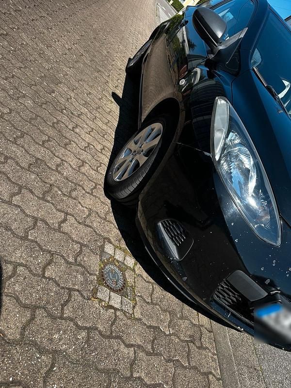 Second-hand Mazda 2 75 CP (55 kW) 2008 Negru Hatchback