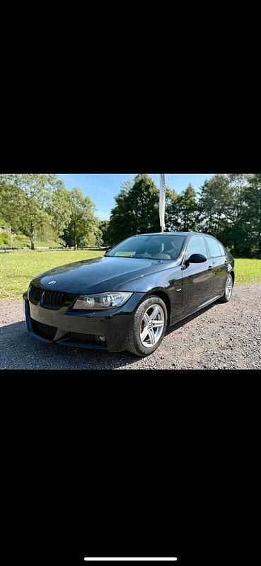 Gebraucht BMW 320 173 PS (127 kW) 2006 Blau Limousine