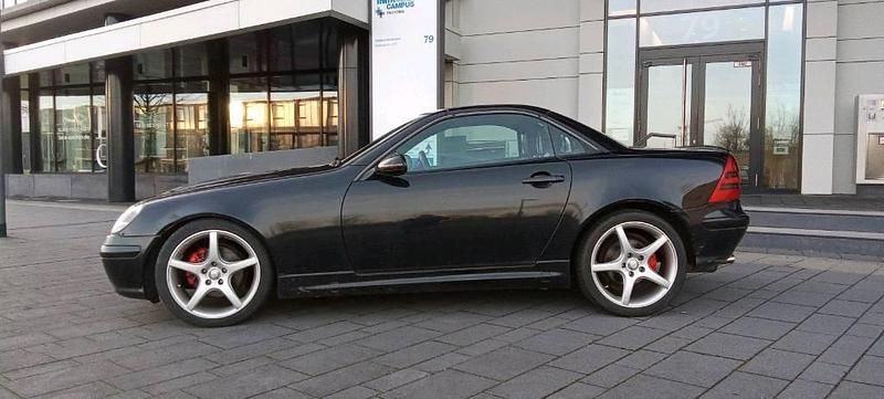 Second-hand Mercedes SLK200 163 CP (119 kW) 2002 Negru Cabrio