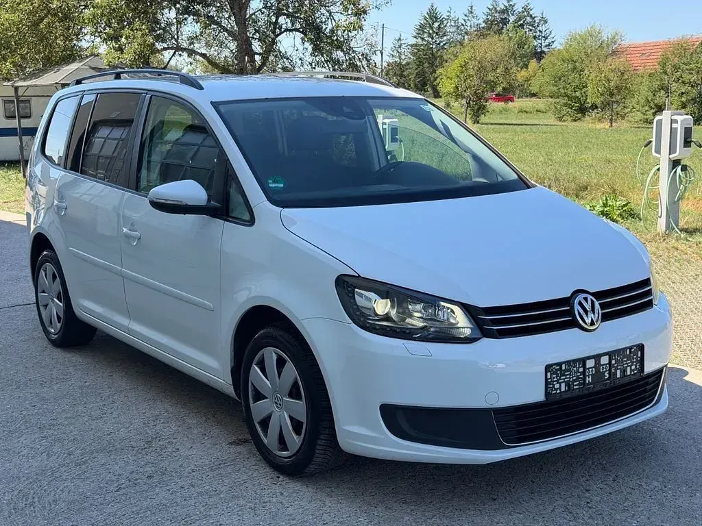 Gebraucht VW Touran 105 PS (77 kW) 2014 Weiß Van / Kleinbus