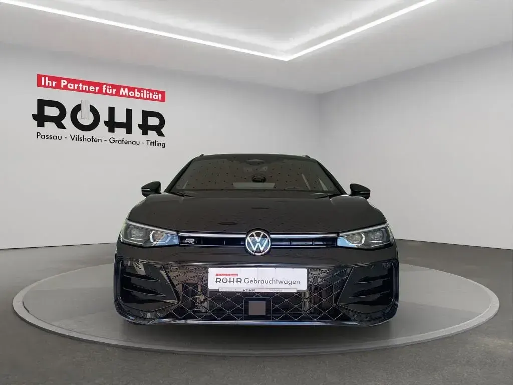 Gebraucht VW Passat R-line 193 PS (141 kW) 2025 Grenadillschwarz metallic Kombi