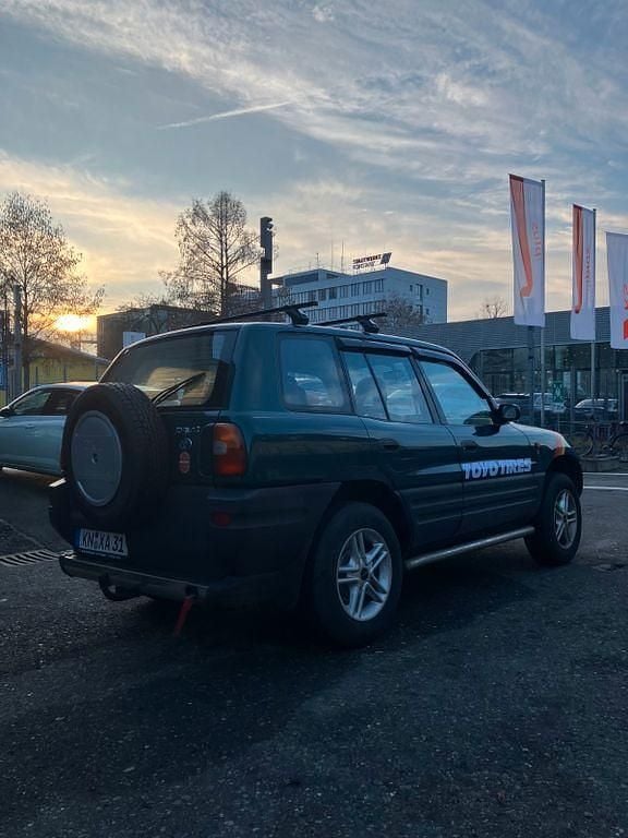 Gebraucht Toyota RAV4 150 PS (110 kW) 1996 Grün SUV