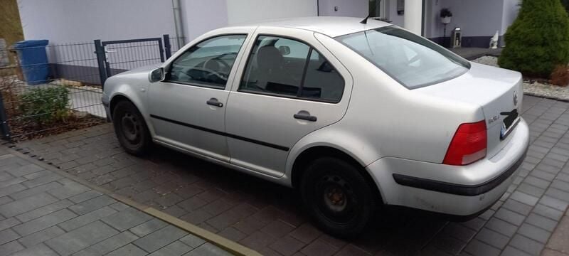 Silber Gebraucht 2000 VW Bora Limousine | 700 € (Guter Preis) - Bild 1/4