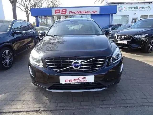 Używany Volvo XC60 Summum 253 KM (186 kW) 2017 Czarny SUV