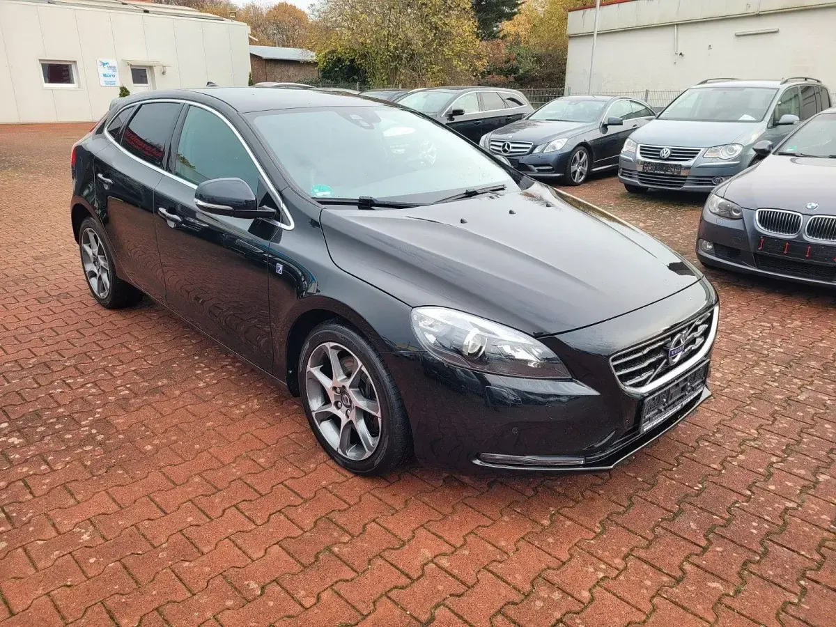Gebraucht Volvo V40 Ocean Race 150 PS (110 kW) 2016 Schwarz Limousine