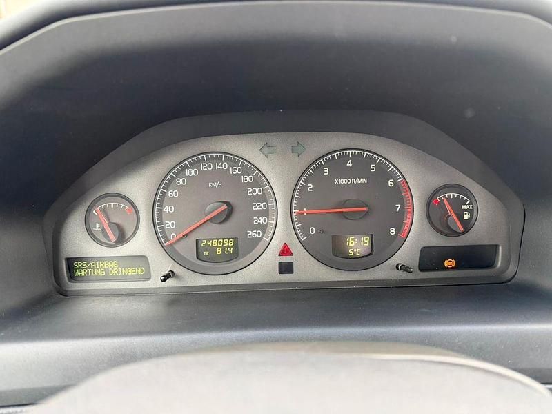 Gebraucht Volvo V70 170 PS (125 kW) 2002 Silber Kombi