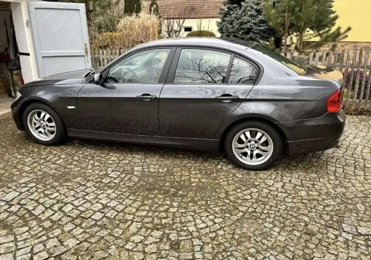 Gebraucht BMW 318 129 PS (94 kW) 2006 Limousine