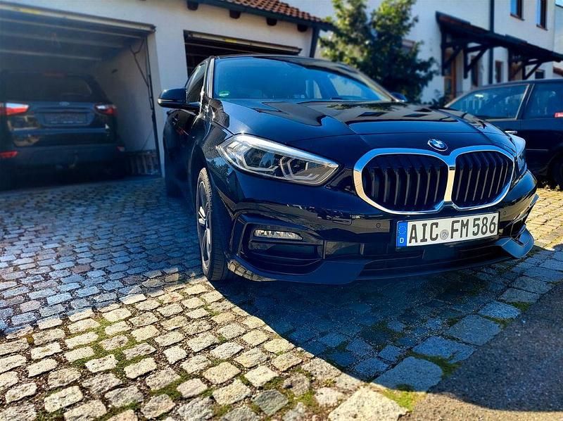 Gebraucht BMW 118 Sport Line 140 PS (102 kW) 2020 Schwarz Kleinwagen