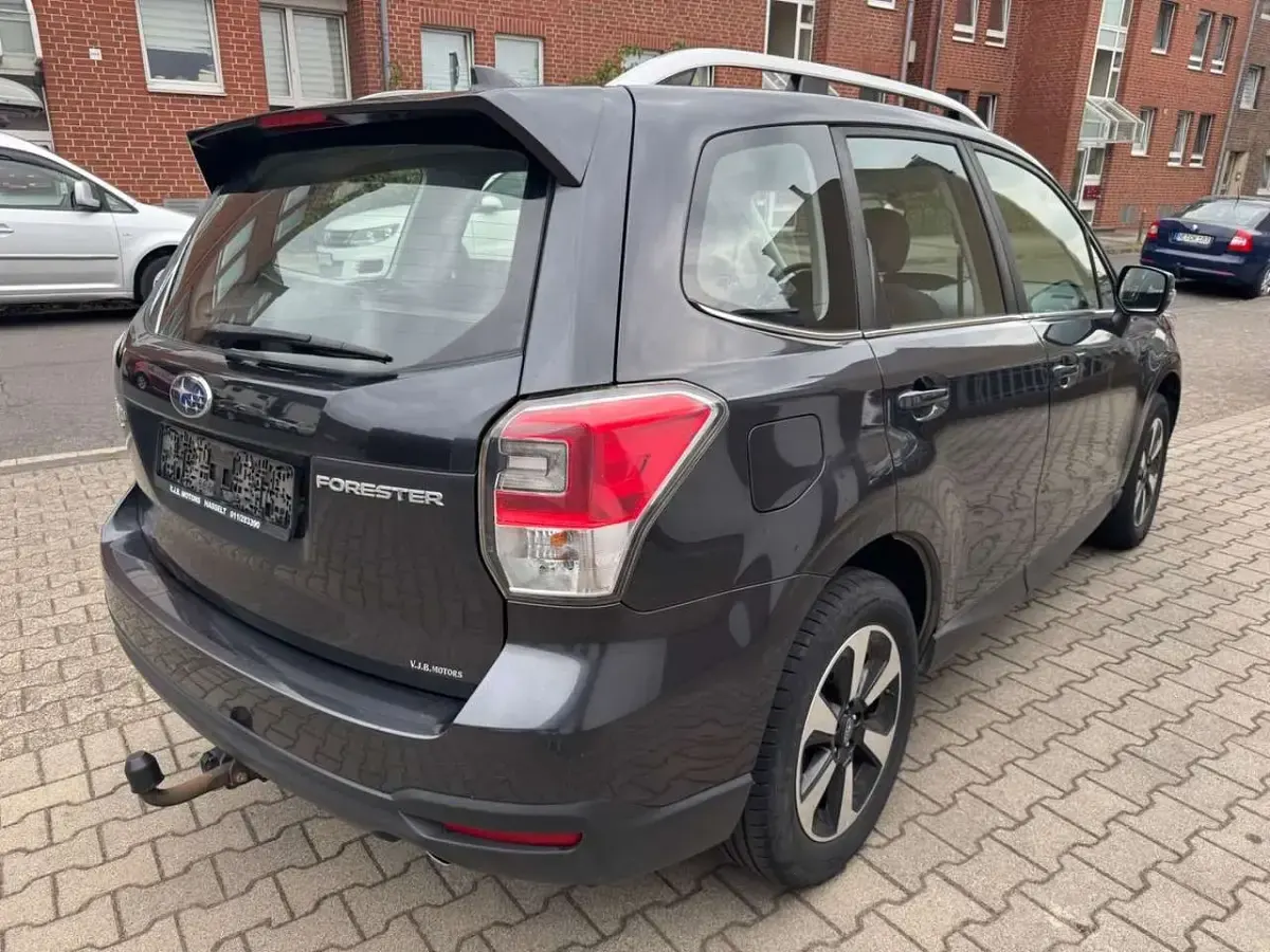 Gebraucht Subaru Forester 150 PS (110 kW) 2017 Grau SUV