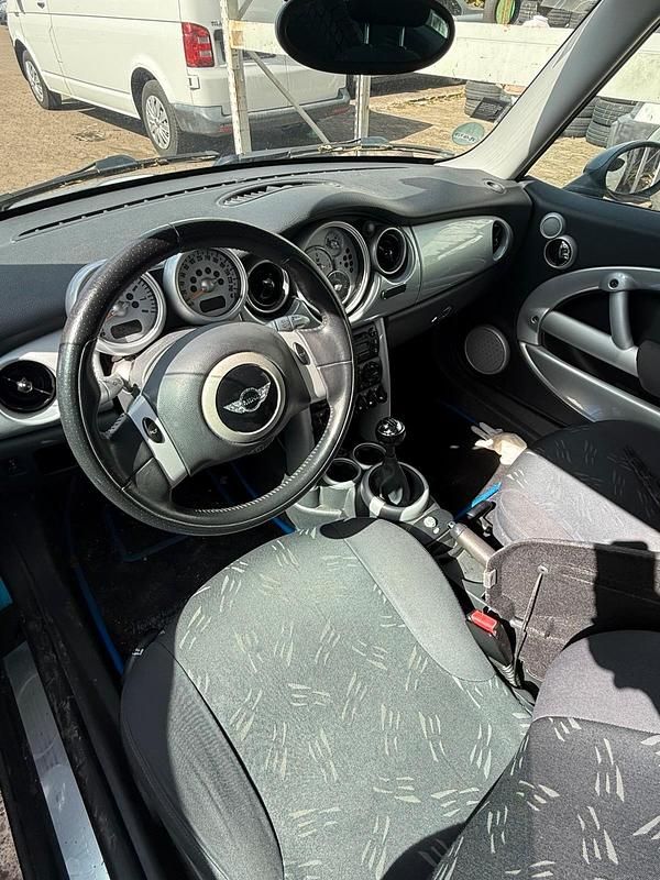 Second-hand Mini Cooper 2005 Hatchback