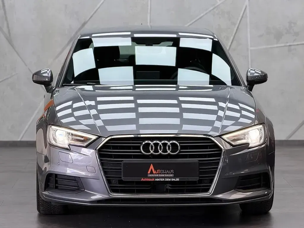 Gebraucht Audi A3 Basis 150 PS (110 kW) 2019 Grau Limousine