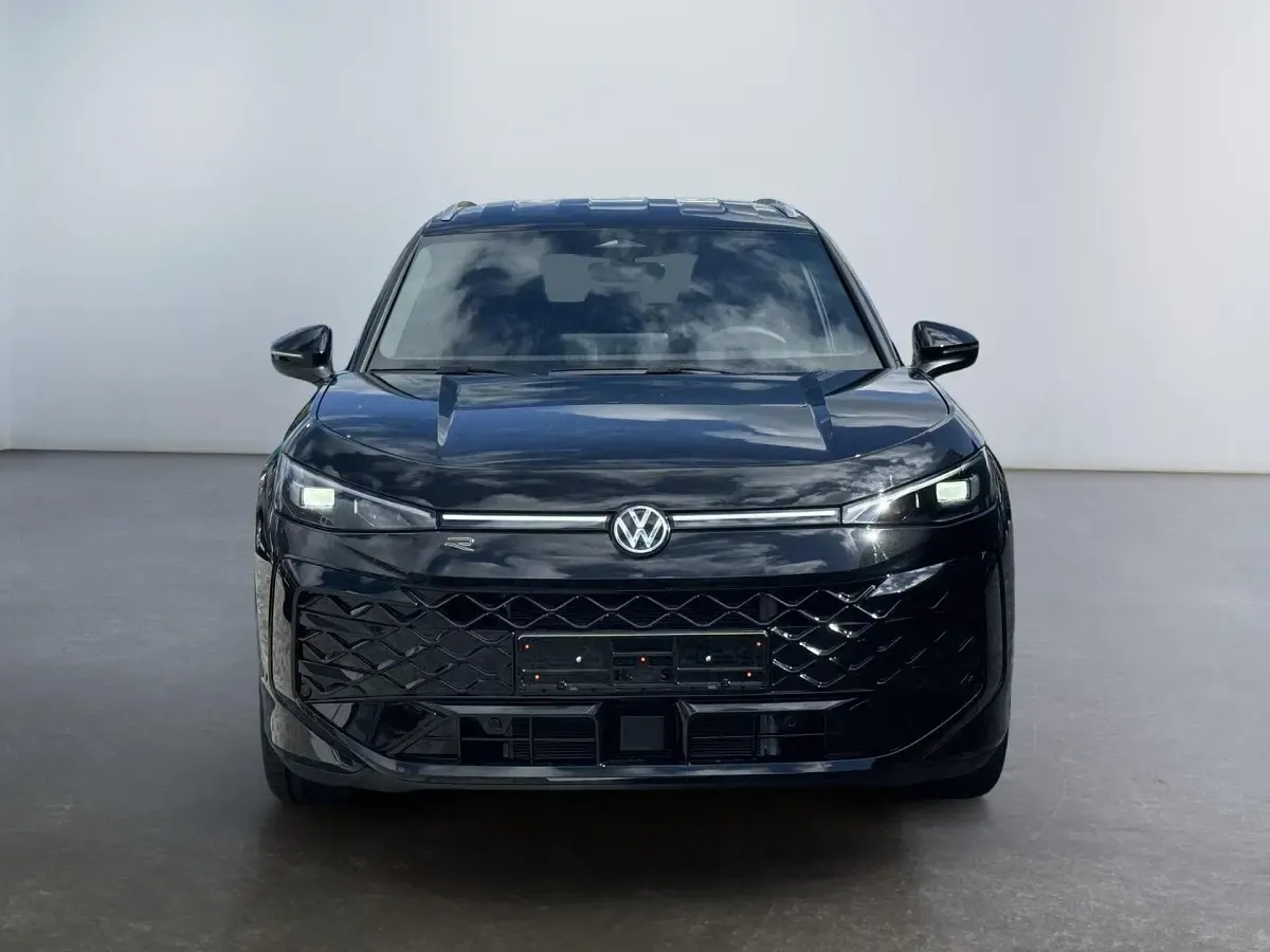 Neu VW T-Roc Pro 150 PS (110 kW) 2026 Grenadillschwarz metallic SUV