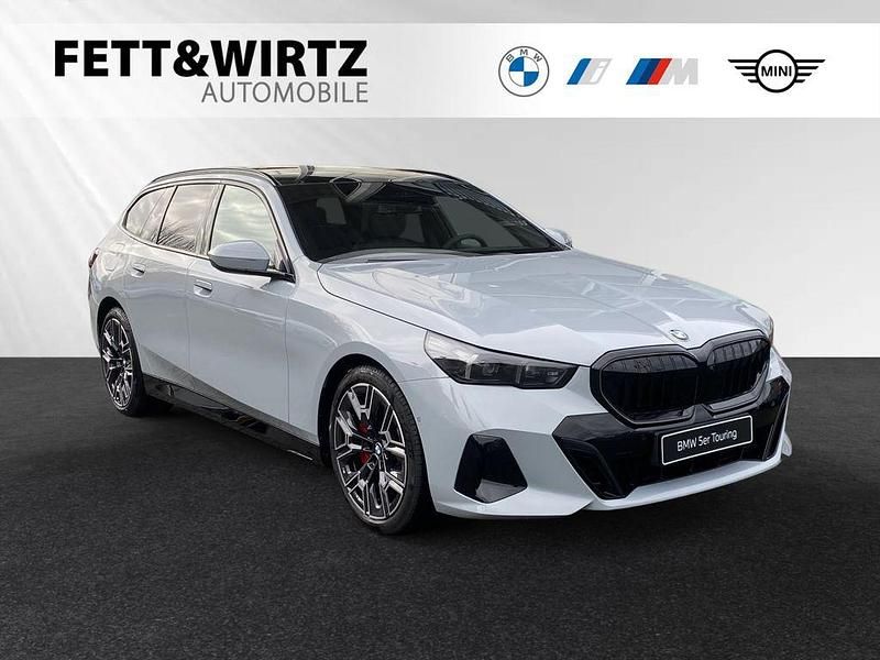 Brooklyn grau metallic Neu 2025 BMW 540 M Sport Kombi | 87.990 € (Teuer) - Bild 1/3