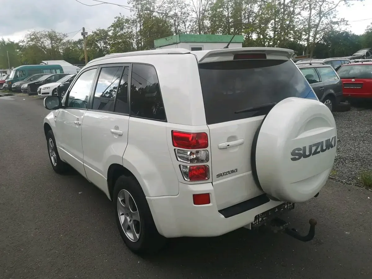 Gebraucht Suzuki Grand Vitara 130 PS (95 kW) 2008 Weiß SUV