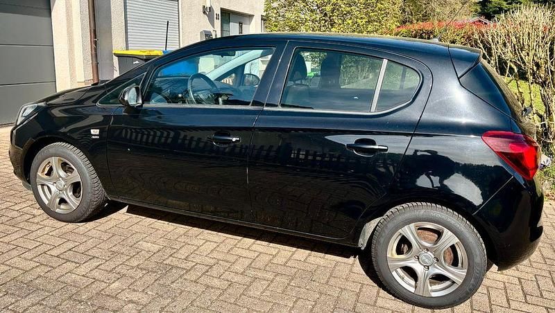 Second-hand Opel Corsa Active 90 CP (66 kW) 2017 Negru Hatchback