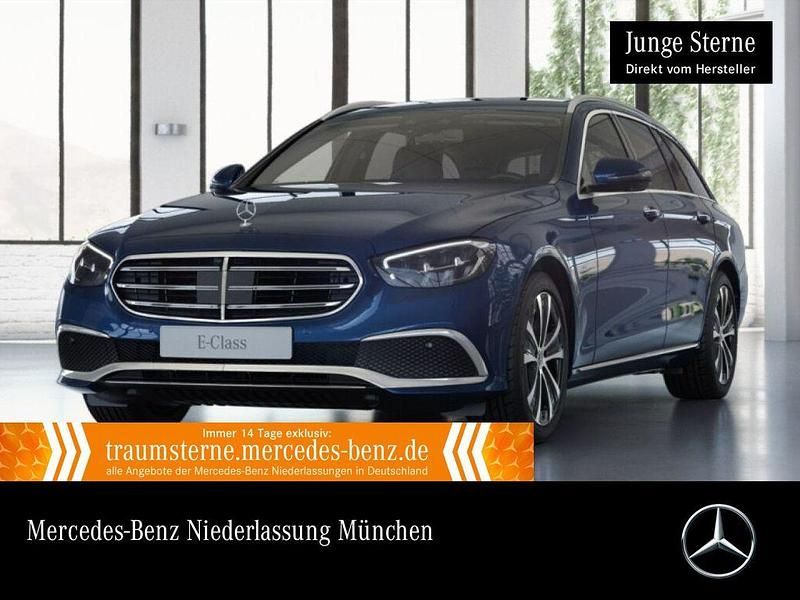 Blau Gebraucht 2022 Mercedes E300 Exclusive Limousine | 36.890 € (Fairer Preis) - Bild 1/3