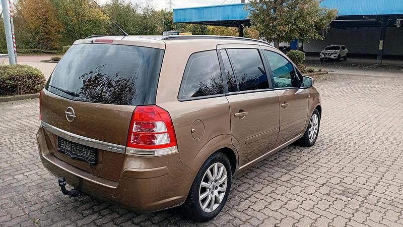 Gebraucht Opel Zafira 110 PS (80 kW) 2014 Van / Kleinbus