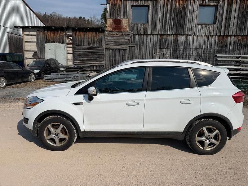 Gebraucht Ford Kuga 136 PS (100 kW) 2010 Weiß SUV