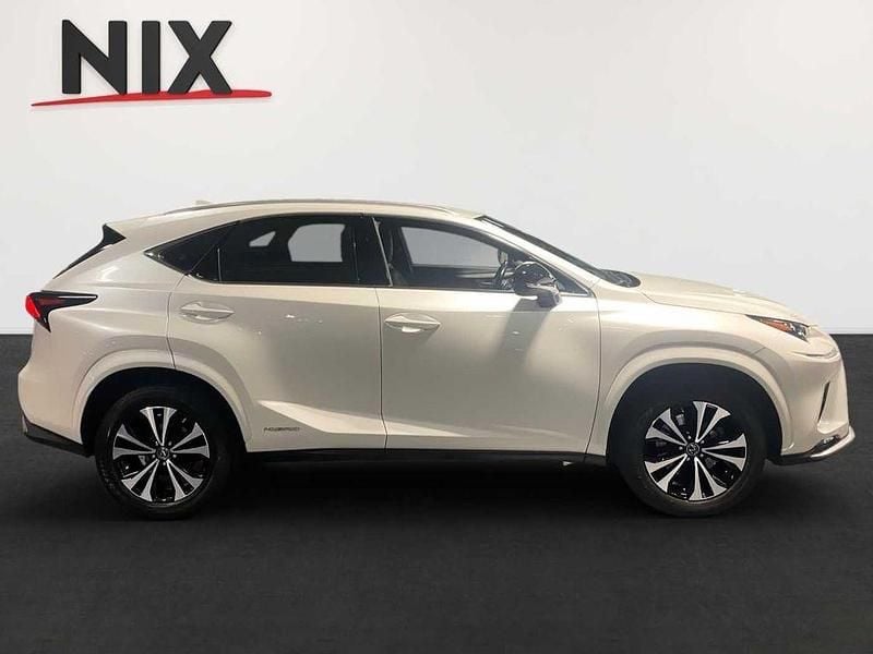 Gebraucht Lexus NX300h 197 PS (144 kW) 2021 Weiß SUV