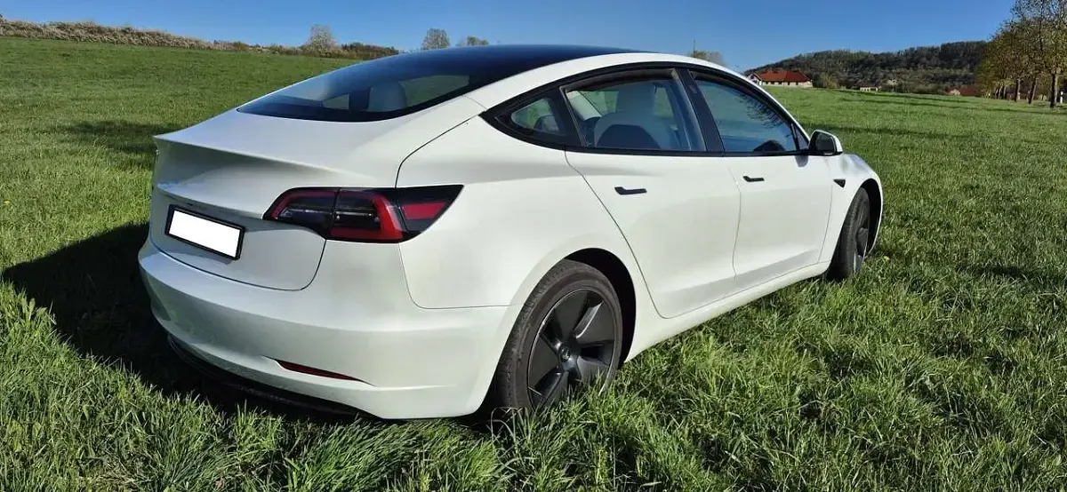 Gebraucht Tesla Model 3 RWD 208 kW (283 PS) 2023 Weiß Limousine