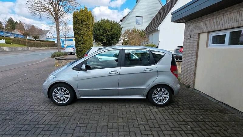 Gebraucht Mercedes A150 95 PS (69 kW) 2008 Silber Kleinwagen
