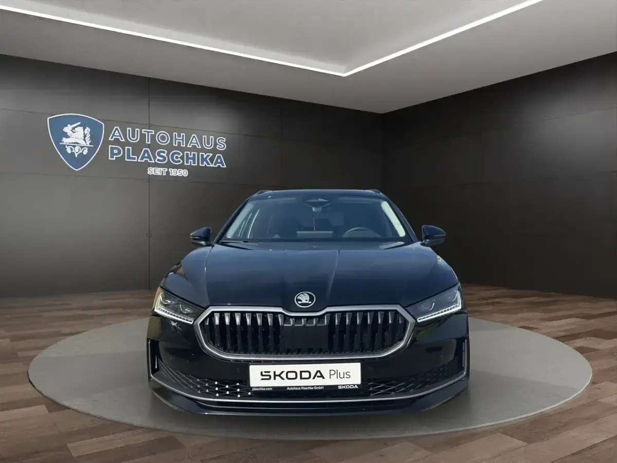 Gebraucht Skoda Superb Selection 193 PS (141 kW) 2025 Ebony schwarz Kombi