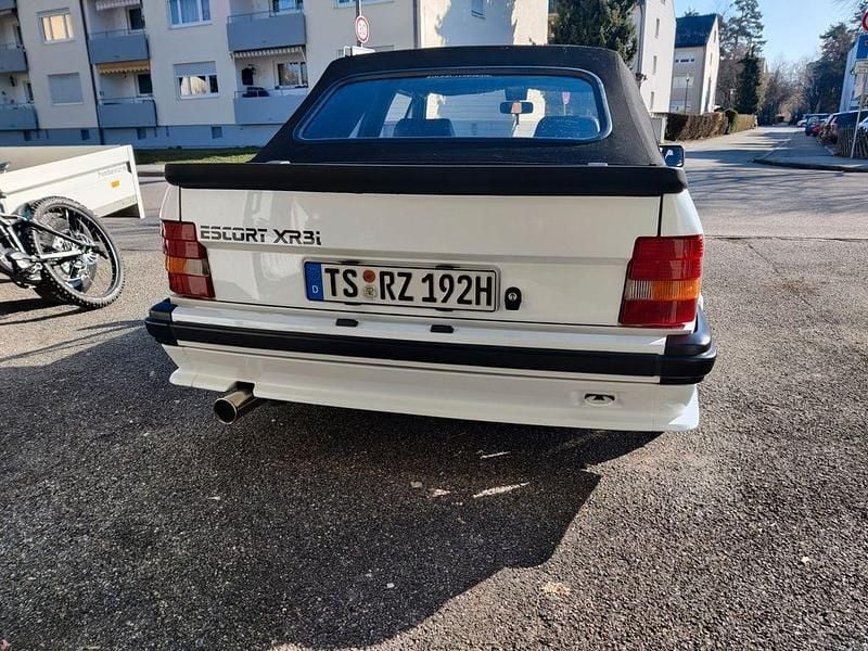 Gebraucht Ford Escort Cabriolet 105 PS (77 kW) 1984 Weiß Cabrio