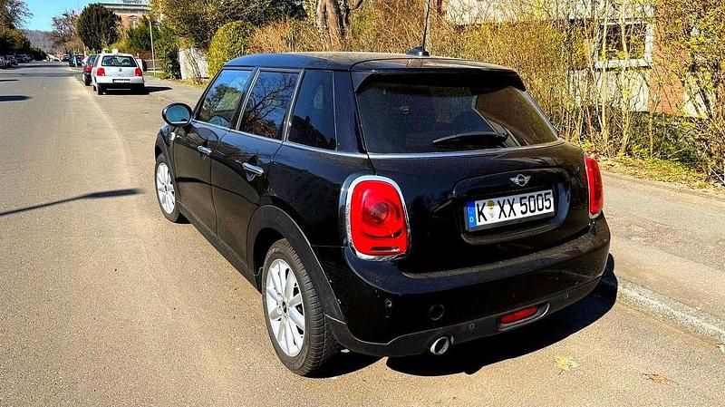 Second-hand Mini Cooper 136 CP (100 kW) 2017 Negru Hatchback