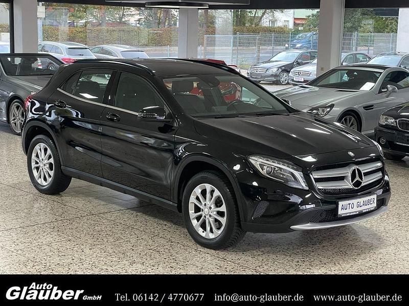 Gebraucht Mercedes GLA250 211 PS (155 kW) 2015 Schwarz SUV