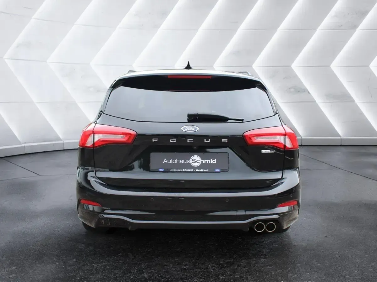 Gebraucht Ford Focus ST-Line 125 PS (91 kW) 2021 Schwarz Kombi