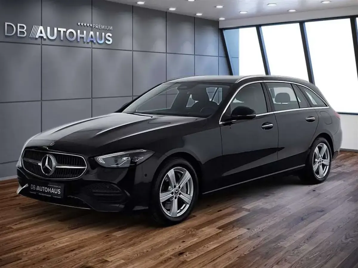 Używany Mercedes C300e Avantgarde 313 KM (230 kW) 2023 Kombi