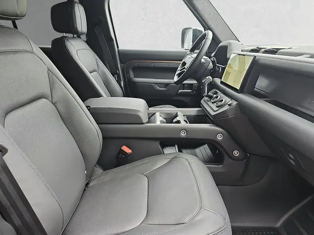 Gebraucht Land Rover Defender 431 PS (317 kW) 2024 Braun SUV