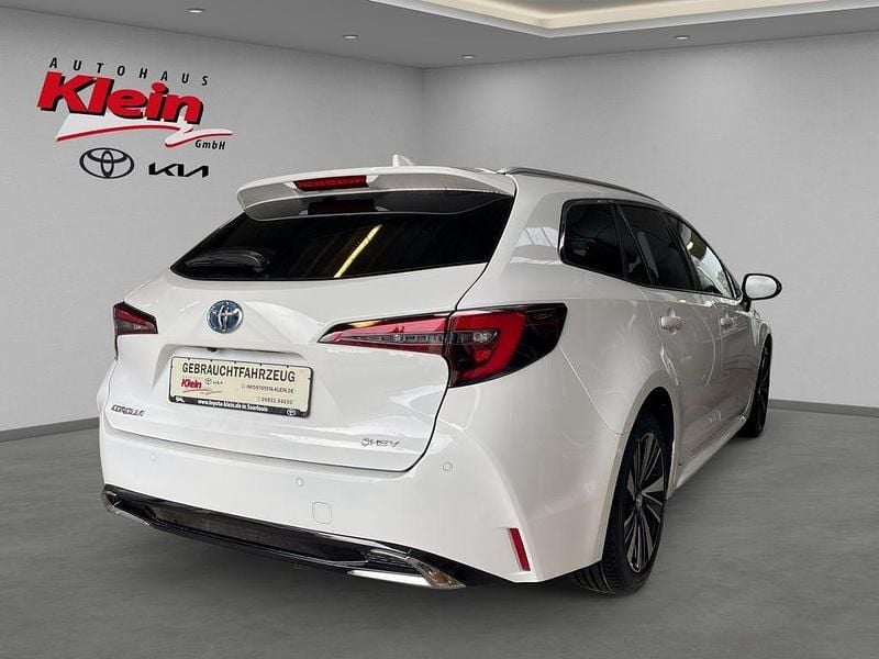 Neu Toyota Corolla 141 PS (103 kW) 2025 Weiß Kombi