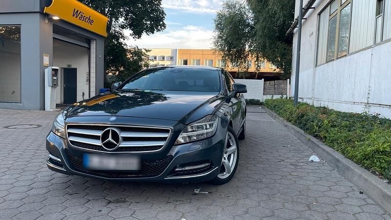 Grau Gebraucht 2012 Mercedes CLS350 Limousine | 12.000 € (Fairer Preis) - Bild 1/4