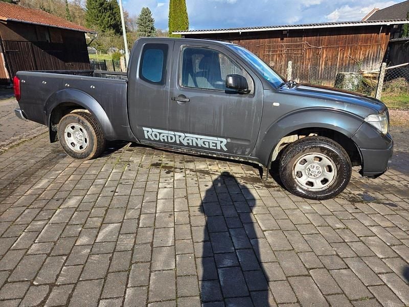 Gebraucht Nissan Navara 174 PS (127 kW) 2005 Grau Pickup
