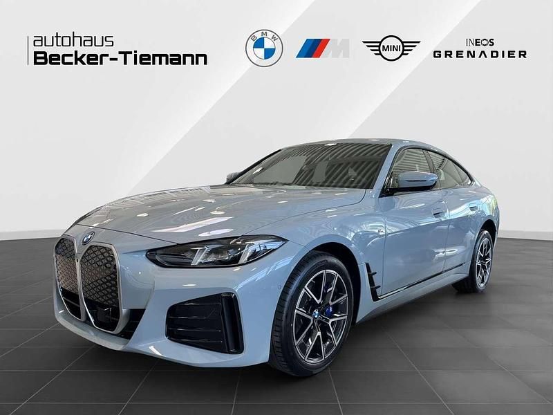 Brooklyn grau Neu 2025 BMW i4 Exclusive Limousine | 53.410 € (Superpreis) - Bild 1/4