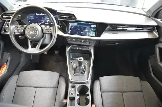 Gebraucht Audi A3 Sport 116 PS (85 kW) 2021 Blau Limousine