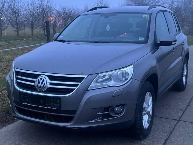 Grau Gebraucht 2010 VW Tiguan Freestyle SUV | 7.450 € (Fairer Preis) - Bild 1/4