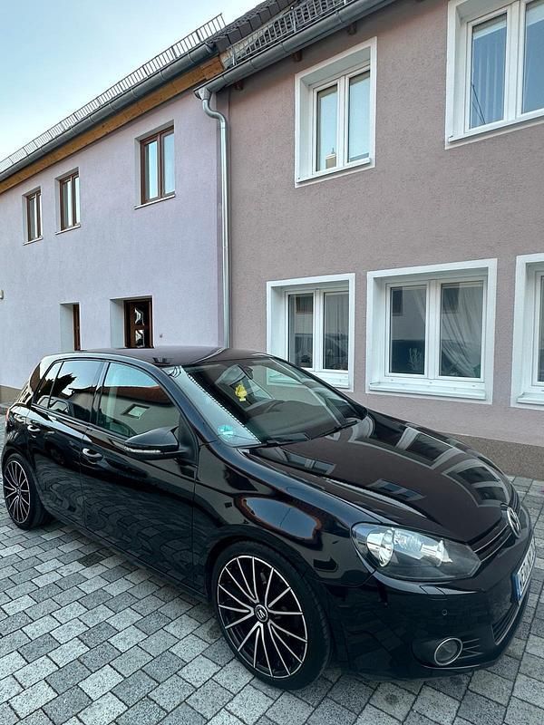 Schwarz Gebraucht 2009 VW Golf VI Limousine | 8.500 € (Teuer) - Bild 1/4