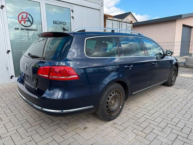 Gebraucht VW Passat Highline 170 PS (125 kW) 2011 Blau Kombi