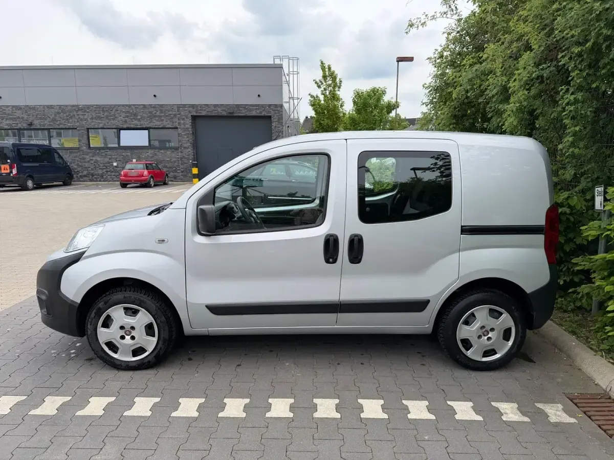 Gebraucht Fiat Fiorino 77 PS (56 kW) 2019 Grau Van / Kleinbus
